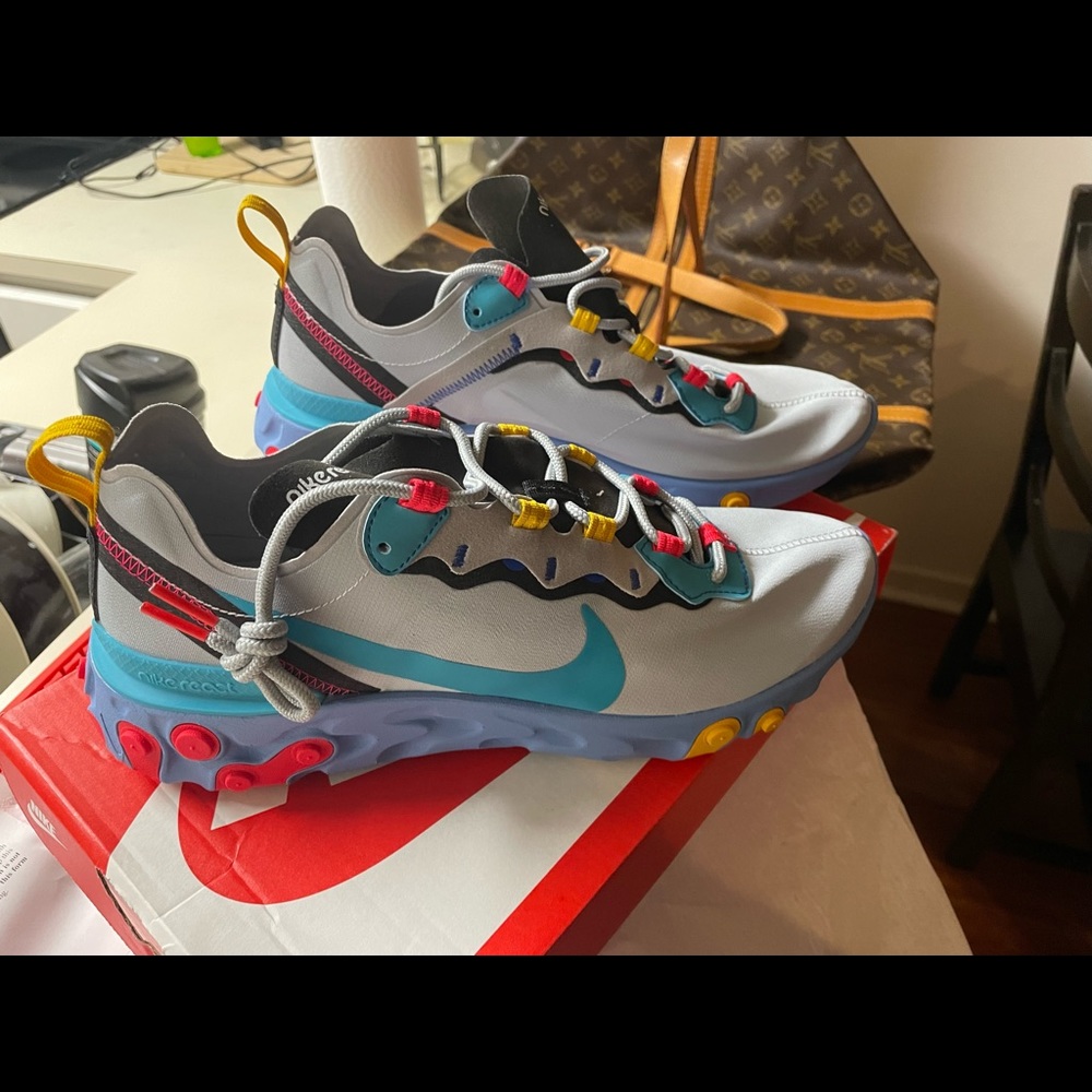 Nike React element 55 teal nebula